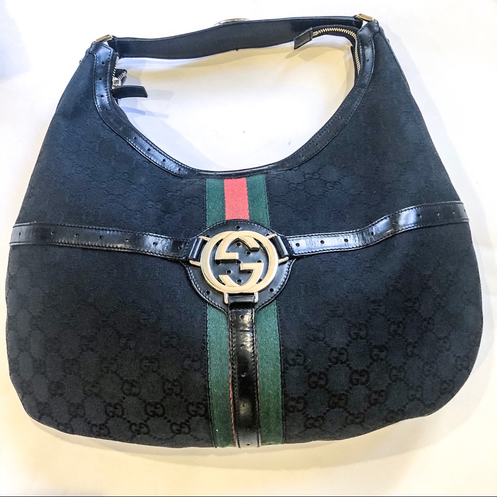 GUCCI SIGNATURE BLACK HOBO BAG!!